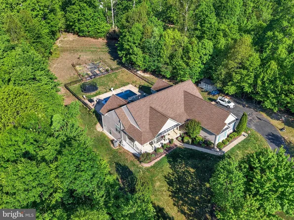 325 Gentle Breeze Cir, Fredericksburg, VA 22406