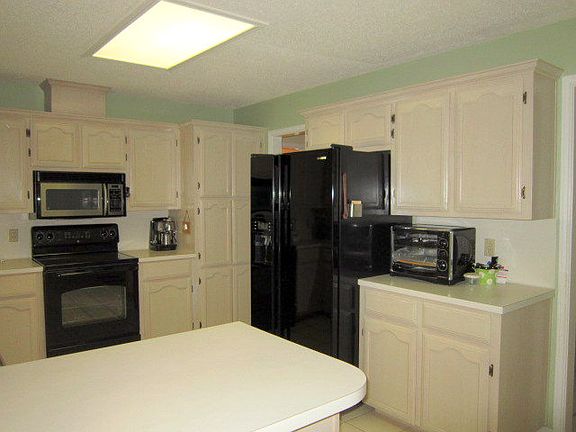 5th image of 5512 N 31st St