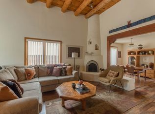 2912 Viaje Pavo Real, Santa Fe, NM 87505