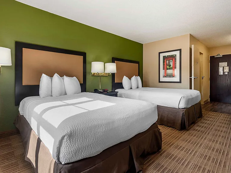 Studio Suite - 2 Full Beds