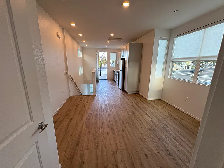 2058 N Highland Ave #2054 — Photo 8