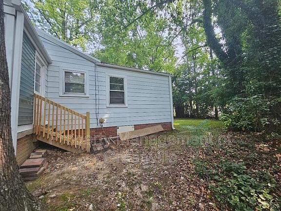 2nd image of 117 White Oak Dr Unit B