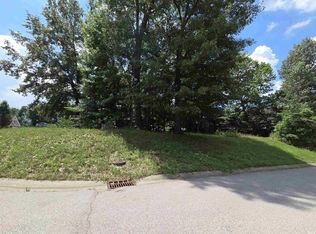 8206 Bucks Ln, Evansville, IN 47711