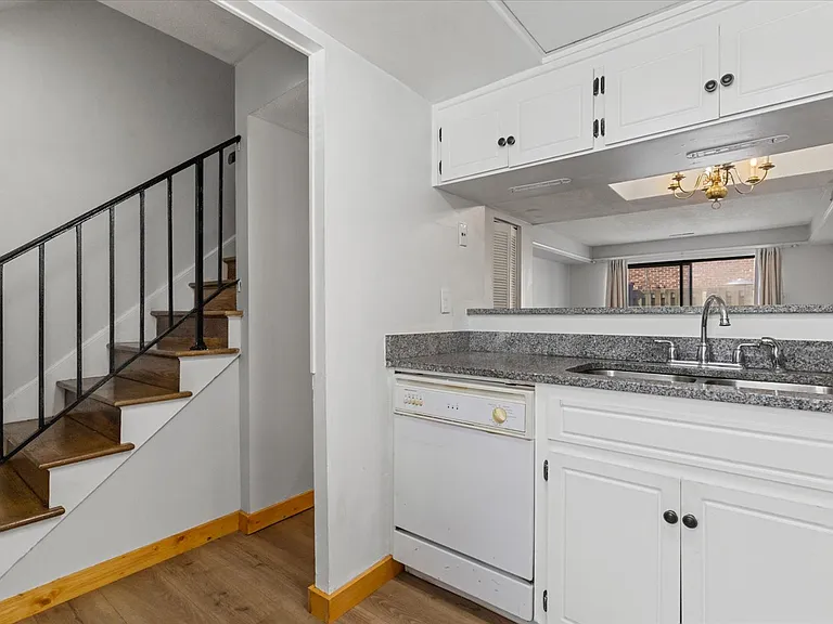 2530 E North St #3D — Photo 9