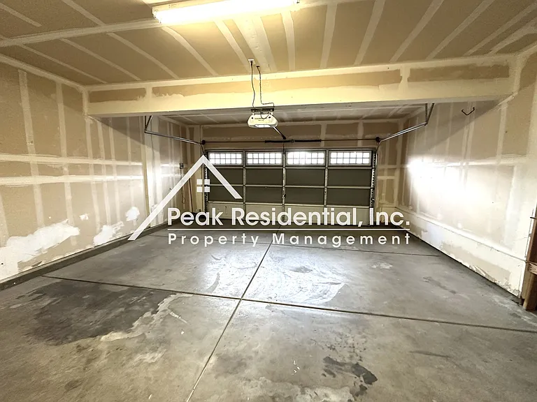 1811 Waterfall Dr — Photo 31