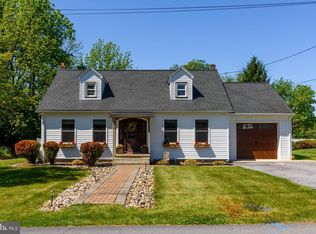 122 N 3rd St, Bainbridge, PA 17502