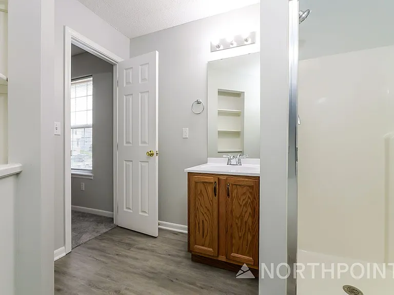 4211 Woodland Ave — Photo 9