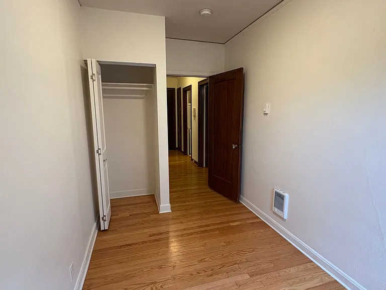 The Mulholland Apartments — Photo 18