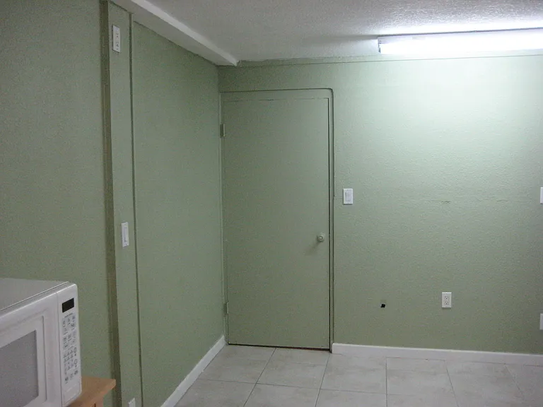 McIntosh St — Photo 7