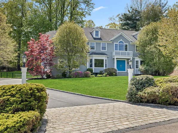 24 Hollow Tree Road, Briarcliff Manor, NY 10510