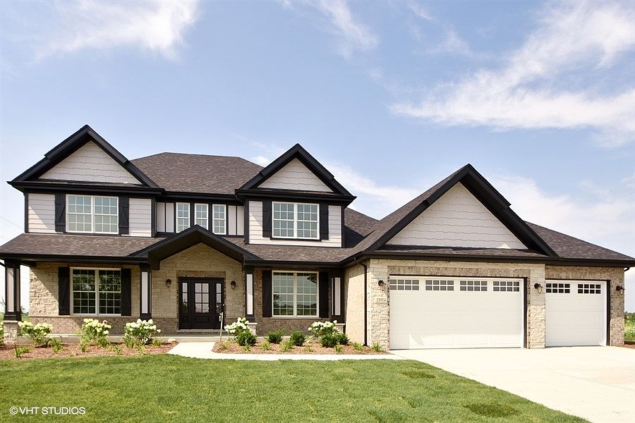 Beautiful curb appeal!