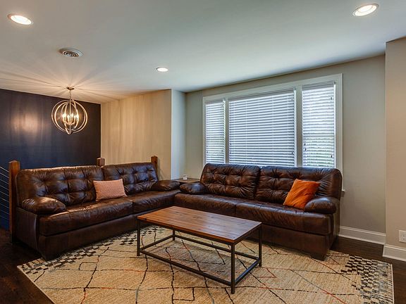 Open concept living, Lots of light from windows.