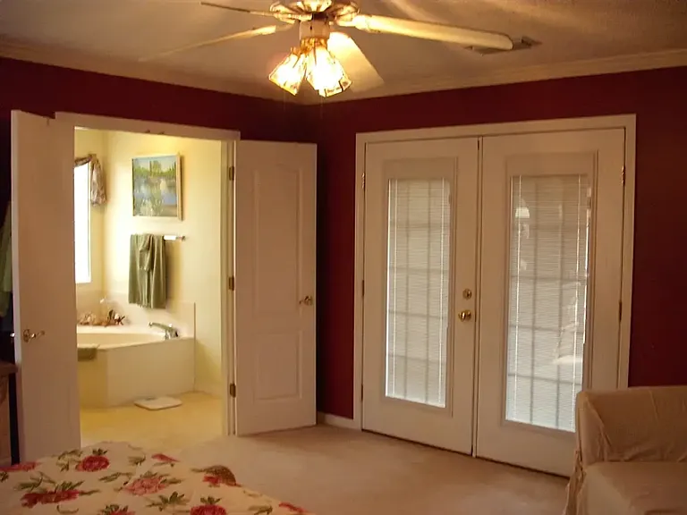 604 Mallory Dr — Photo 12