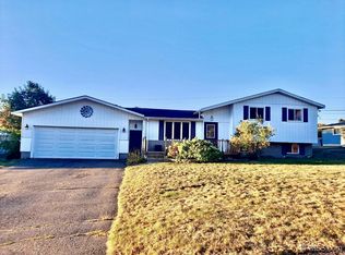 1805 Glendora Ln, Ishpeming, MI 49849