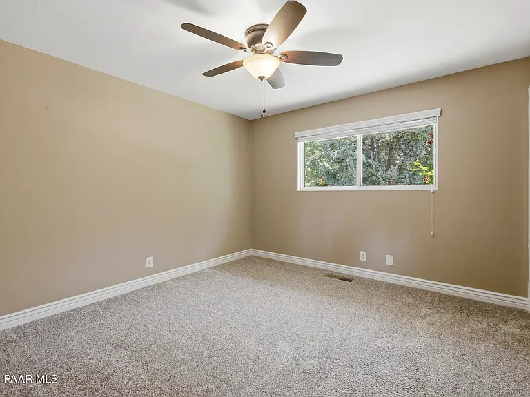 1978 Catalpa Cir — Photo 22
