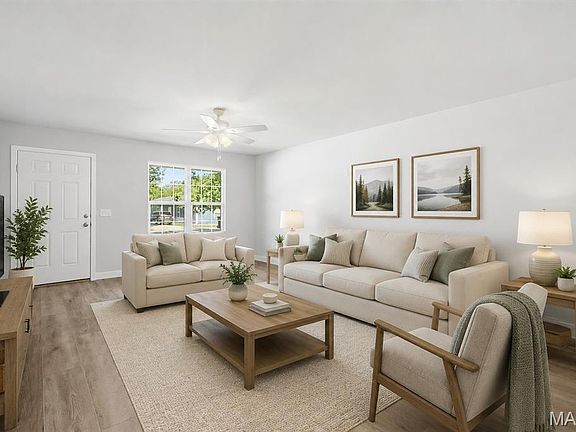 5th image of 256 Walnut St