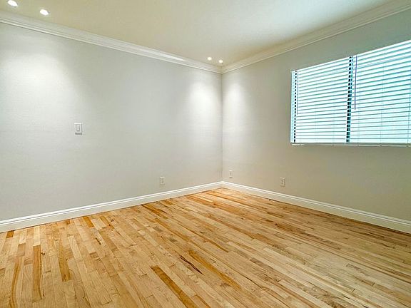 4th image of 1540 Brockton Ave APT 201