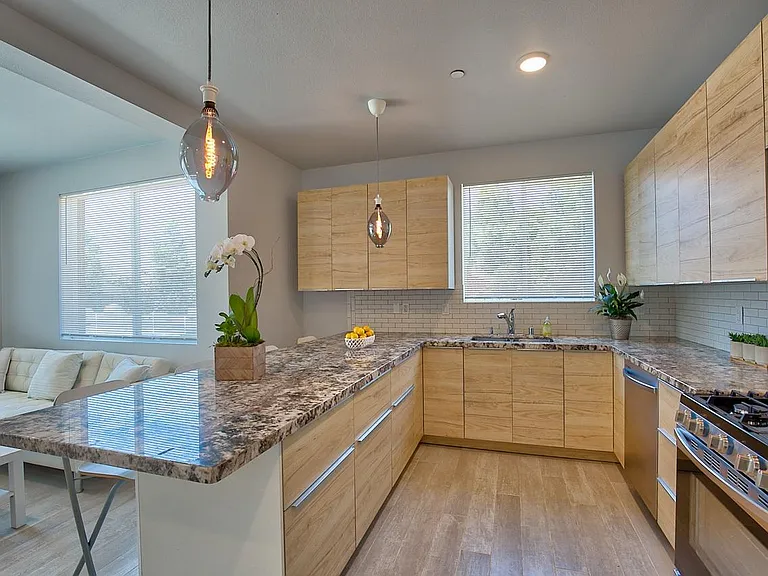 3732 Ash St — Photo 6