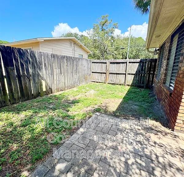733 Beach Dr — Photo 36