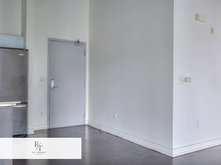 645 W 9th St #742 — Photo 5