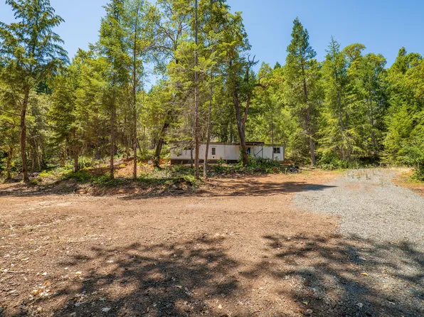 1132 Bridge Ln, Wolf Creek, OR 97497