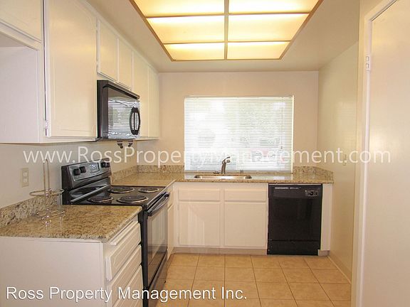 4th image of 586 Everglades Ln