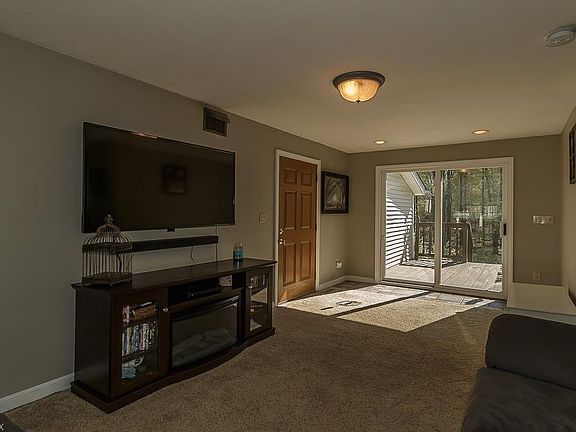 3rd image of 18473 Mumford Rd