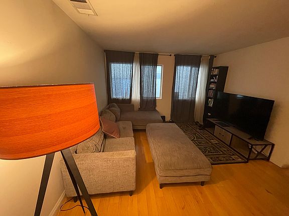 5th image of 14444 Benefit St #6