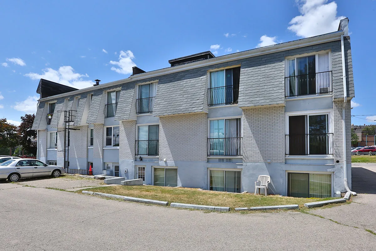45 Surrey Street East — Photo 3