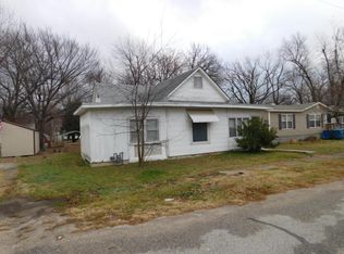 417 N Fountain St, Carterville, MO 64835