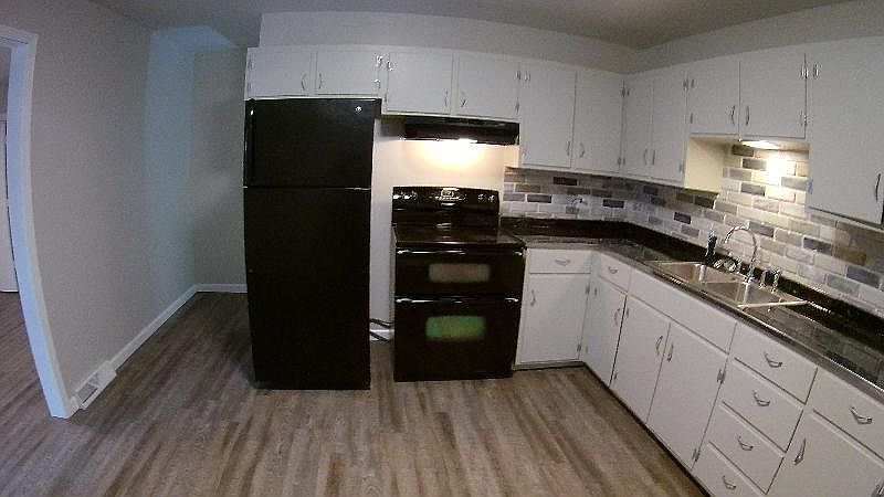 1st image of 1604 Grand Ave