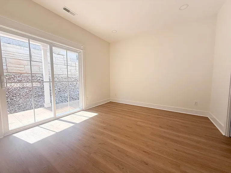1333 Belfair St — Photo 11
