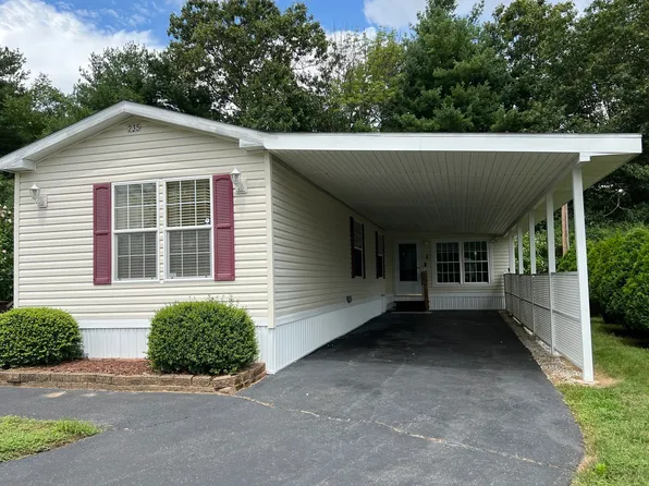 281 Chauncey Walker St #235, Belchertown, MA 01007
