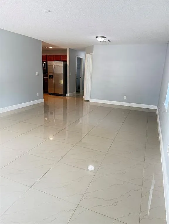 3 bed, 2.0 bath, 1293 sqft, $2,395 — Photo 4