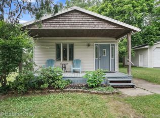 187 Clairemont Dr, Lake Orion, MI 48362