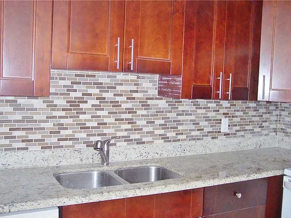 4th image of 9481 Evergreen Pl APT 404