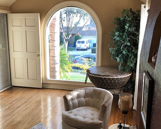 4th image of 4025 W 58th Pl