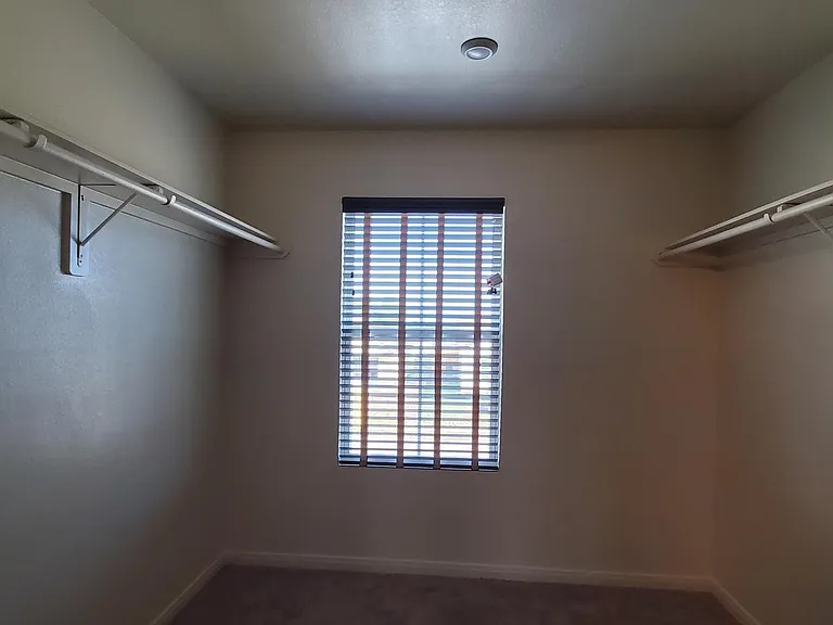 5584 Fox Bluff Dr — Photo 14