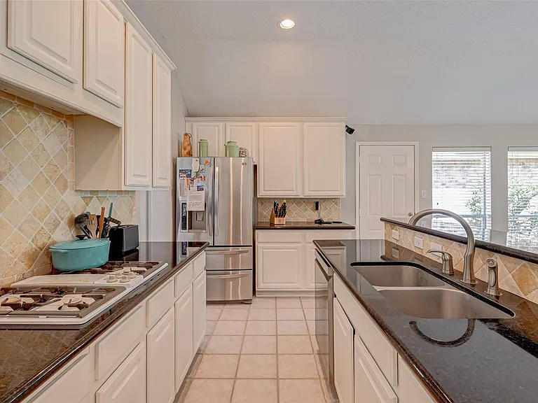 1107 Parkhaven Ln — Photo 3