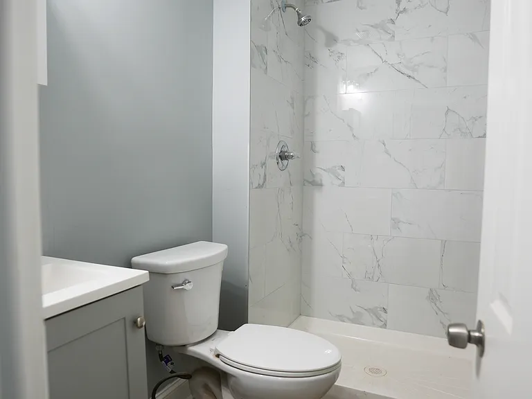4904 Queensberry Ave — Photo 14