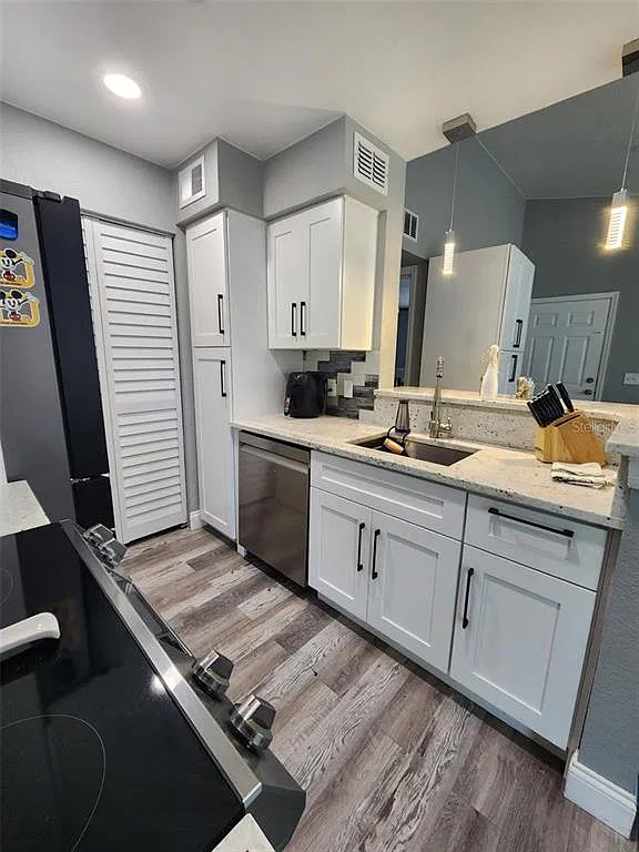 2 bed, 2.0 bath, 836 sqft, $1,950 — Photo 3