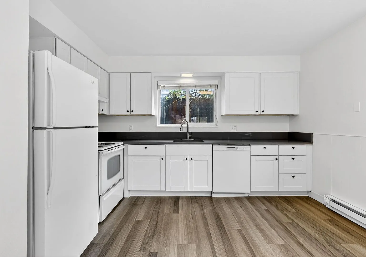 Bridgepointe Apartments — Photo 2