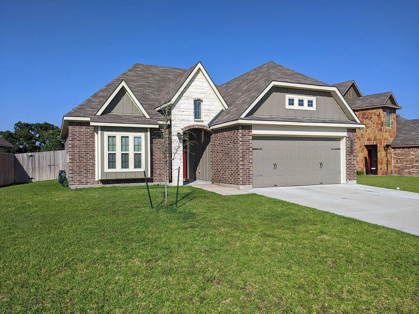 Sublease Available November 2026! Beautiful Home in Bryan! — Photo 2
