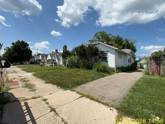 3rd image of 449 E Siebenthaler Ave