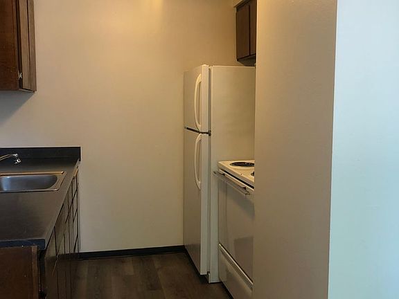 4th image of 811 Bennett Ave APT 9