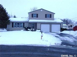 5398 Regina Cir, Clay, NY 13041