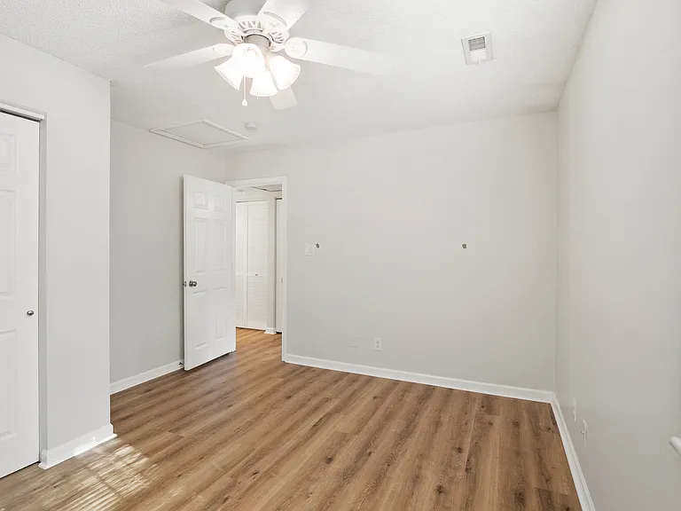 9021 N Swan Cir — Photo 19