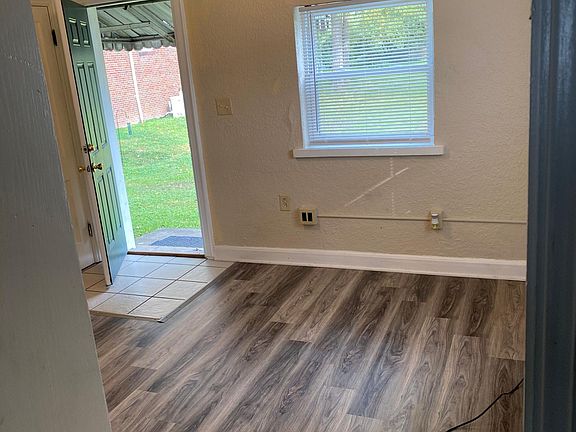 2nd image of 4103 Kirby St
