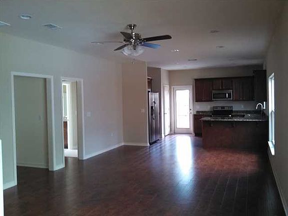 3rd image of Xxx Cedar Ave S