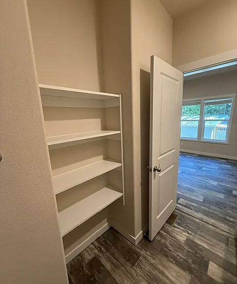 403 NW Commerce St — Photo 17
